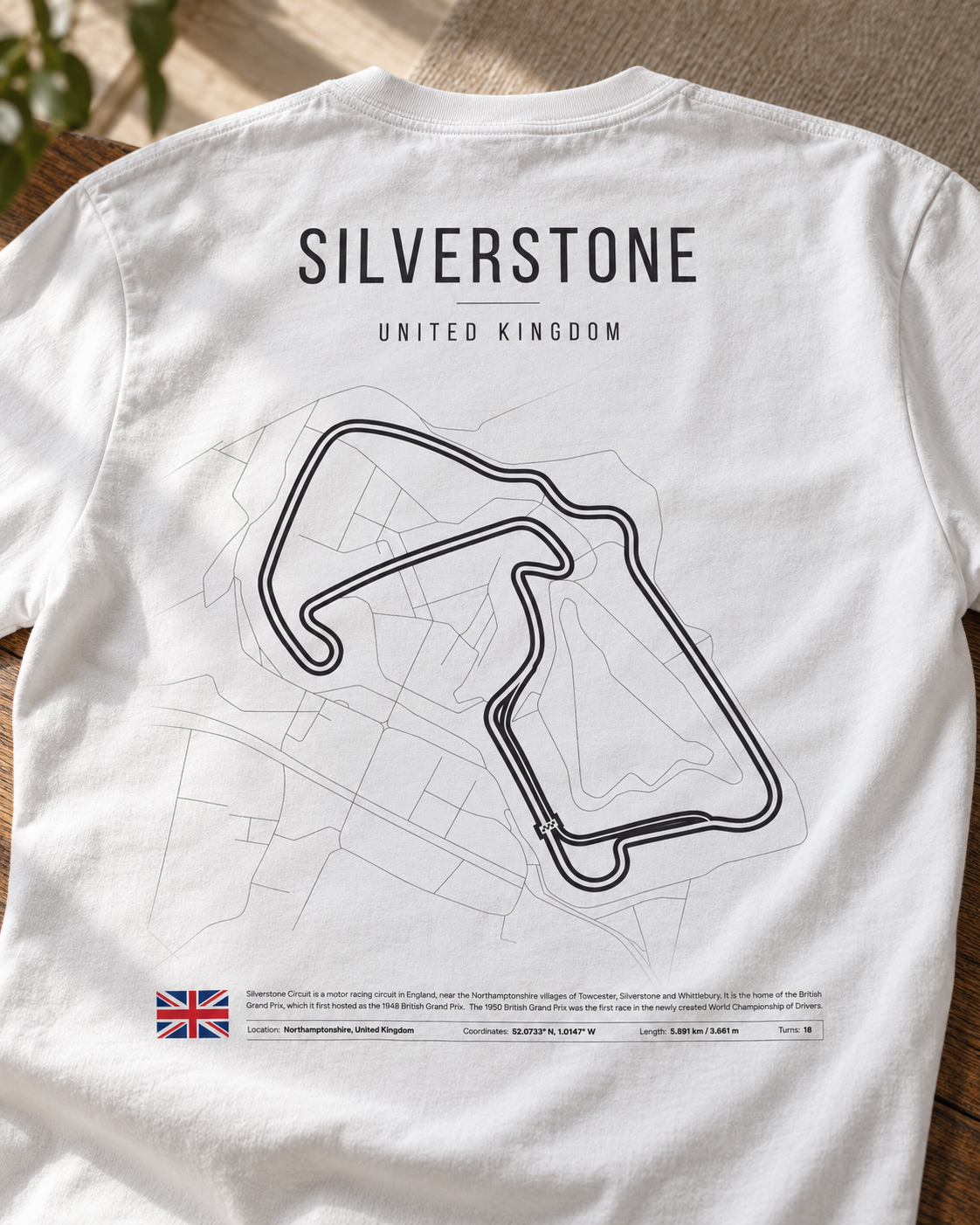 Camiseta PITWALL con el trazado del circuito de Silverstone